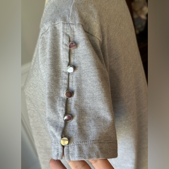 Rose & Olive Gray Short Sleeve T-Shirt with Silver Button Sleeves size XL - Picture 6 of 12